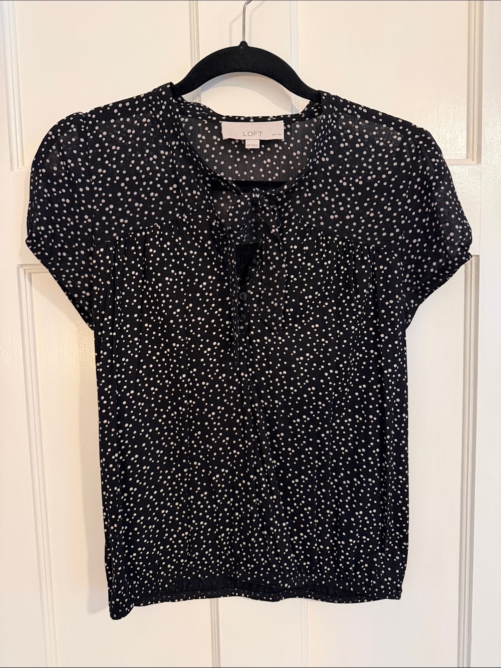 🌷Loft black/white mixed media top with tie. Size XSP.